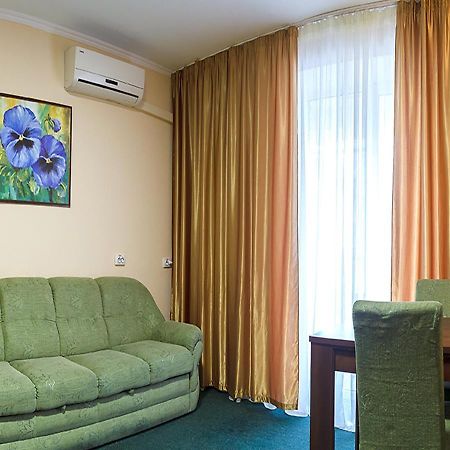 Kozatskiy Hotel Kiev Luaran gambar