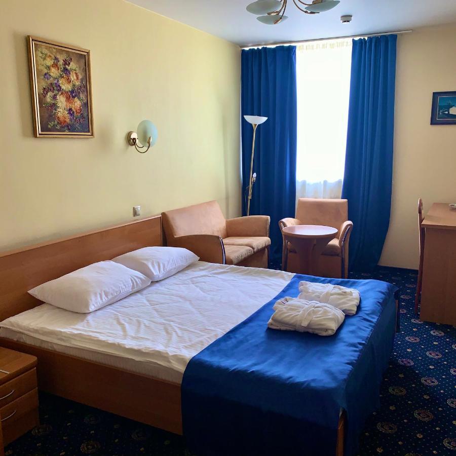 Kozatskiy Hotel Kiev Luaran gambar