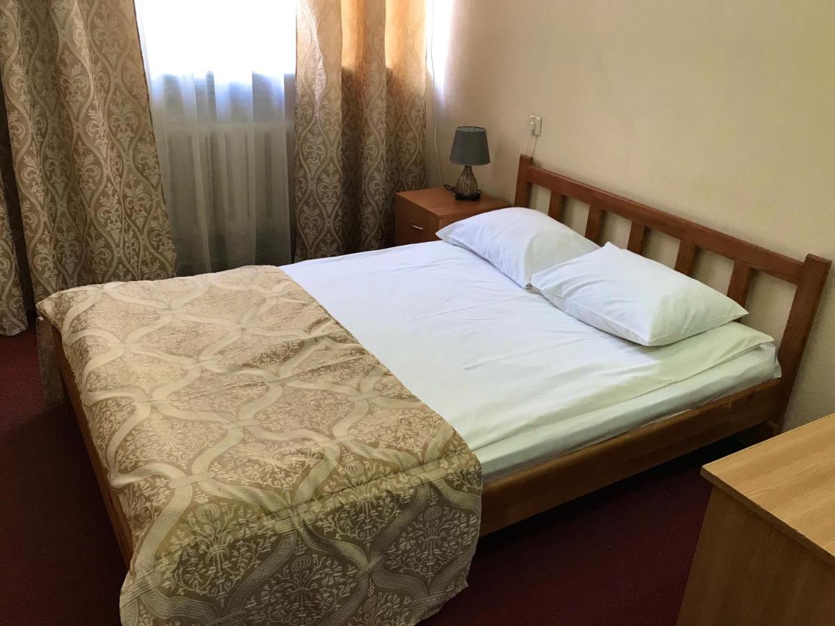 Kozatskiy Hotel Kiev Luaran gambar