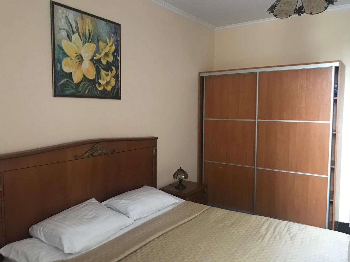 Kozatskiy Hotel Kiev Luaran gambar