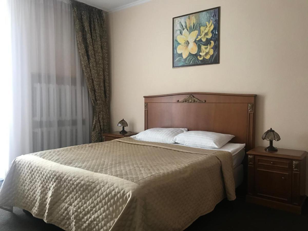 Kozatskiy Hotel Kiev Luaran gambar