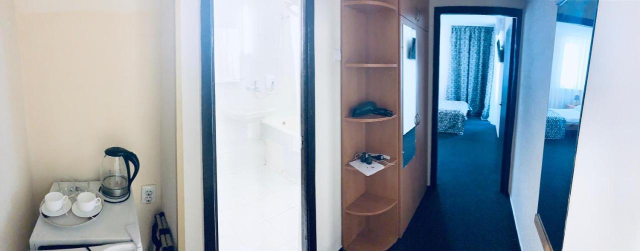 Kozatskiy Hotel Kiev Luaran gambar