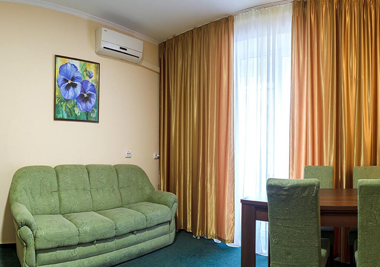 Kozatskiy Hotel Kiev Luaran gambar