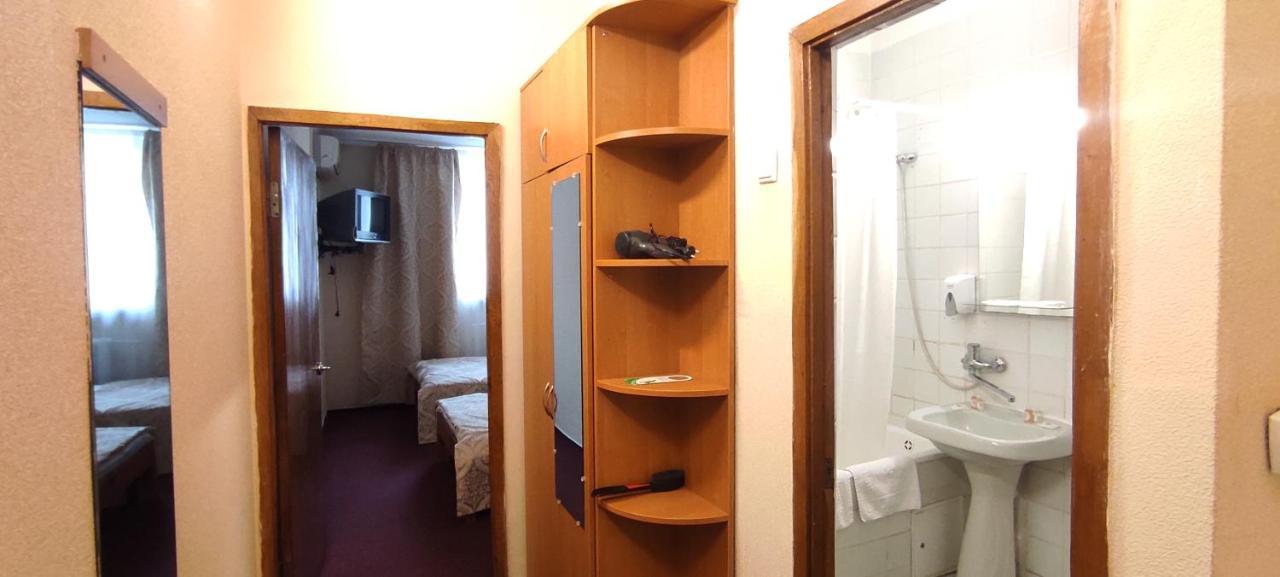 Kozatskiy Hotel Kiev Luaran gambar