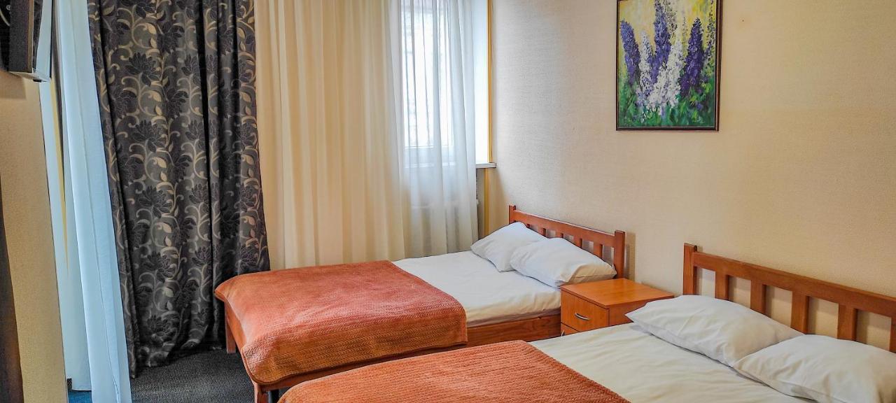Kozatskiy Hotel Kiev Luaran gambar