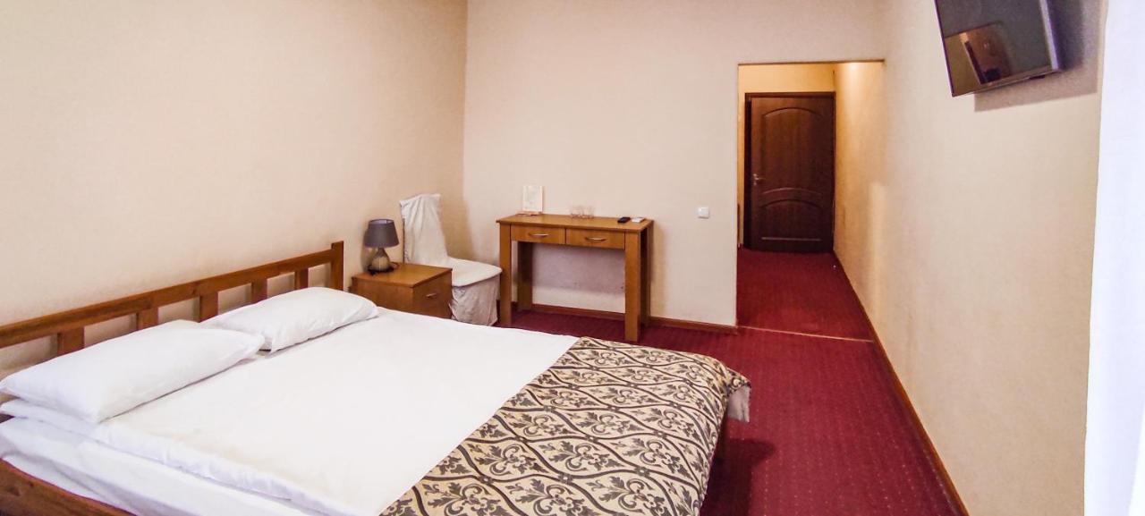 Kozatskiy Hotel Kiev Luaran gambar