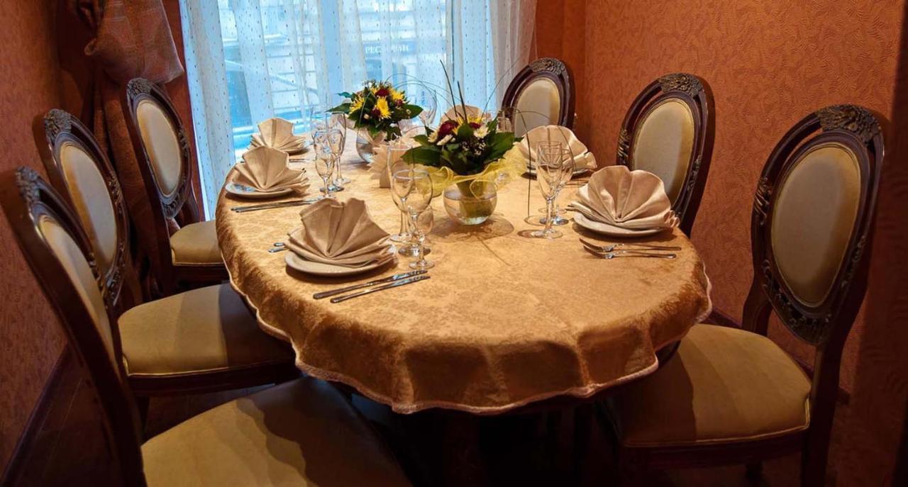 Kozatskiy Hotel Kiev Luaran gambar