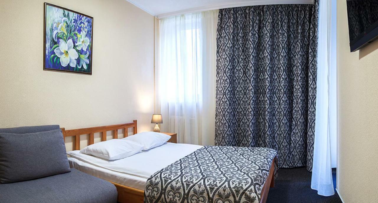 Kozatskiy Hotel Kiev Luaran gambar