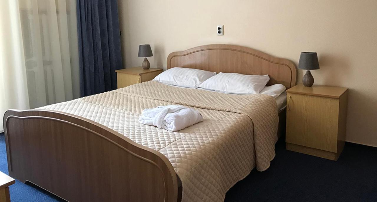 Kozatskiy Hotel Kiev Luaran gambar