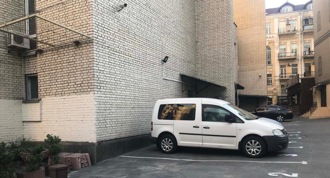 Kozatskiy Hotel Kiev Luaran gambar